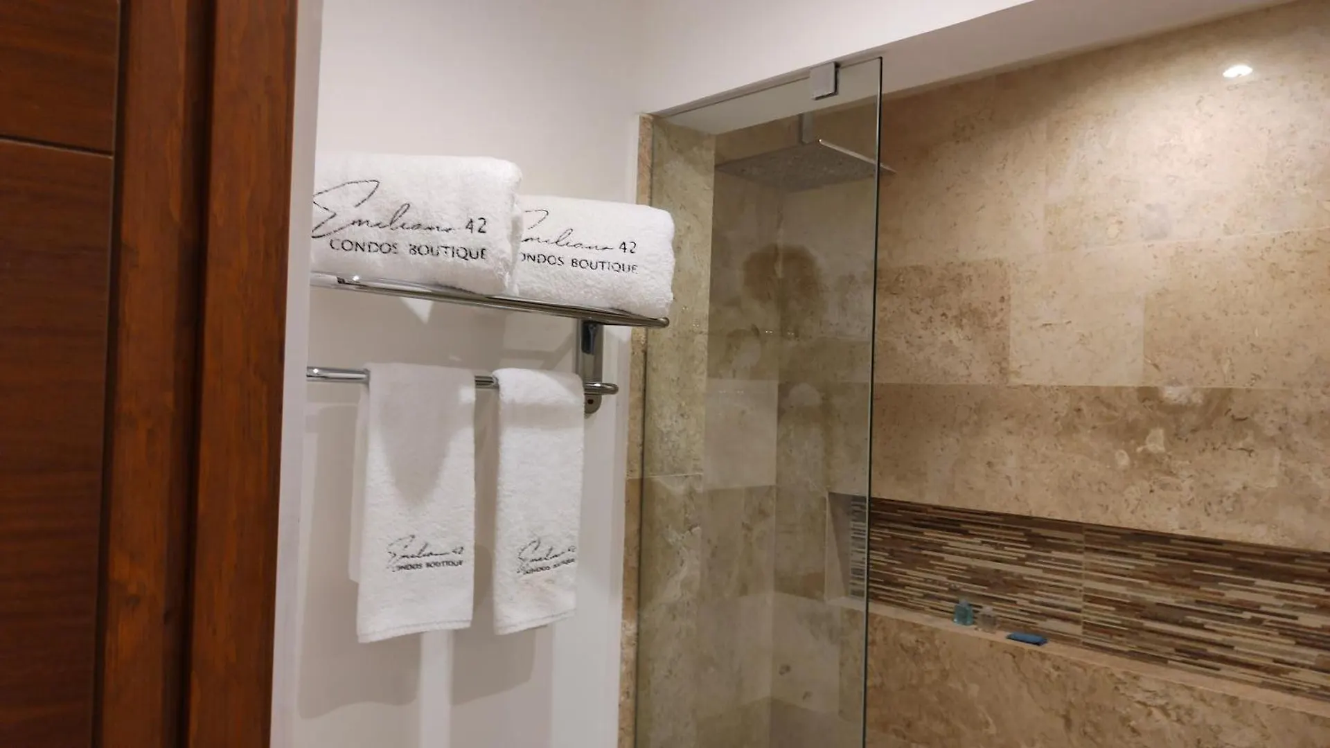Apart Otel Emiliano 42 Condos Boutique Playa del Carmen