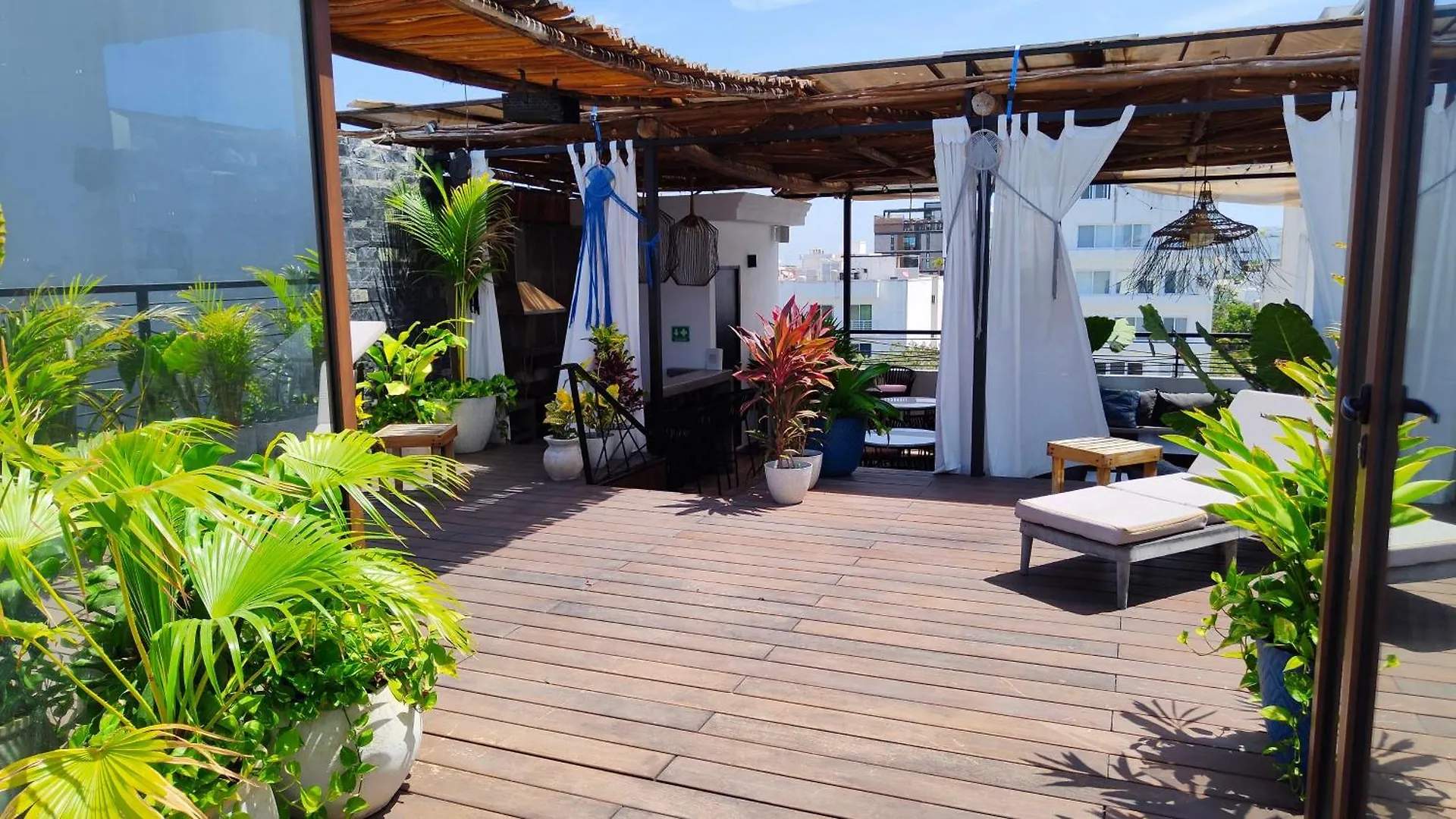 Emiliano 42 Condos Boutique Playa del Carmen Apart Otel