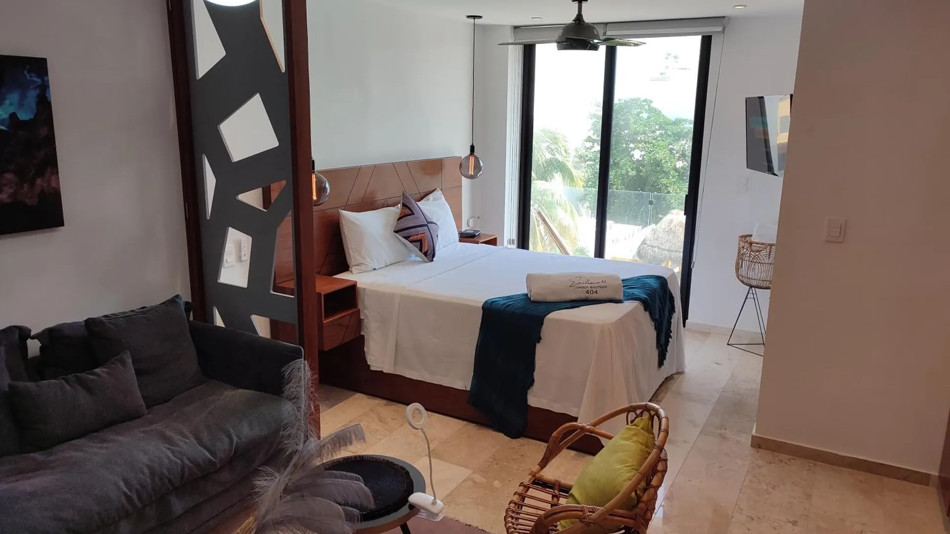 Emiliano 42 Condos Boutique Playa del Carmen Apart Otel
